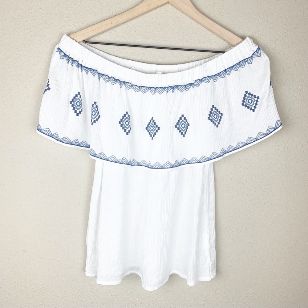 Buckle LILY WHITE off the shoulder top